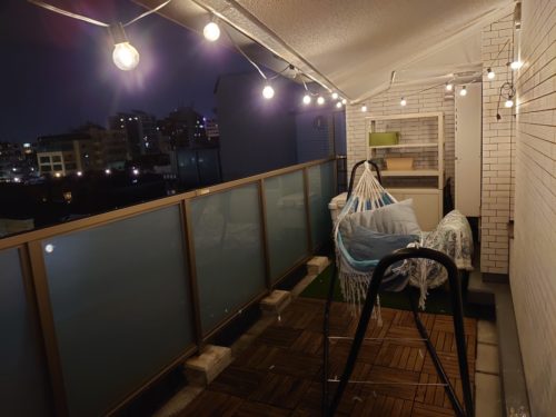 バルコニーでゆっくり夜景を楽しめます