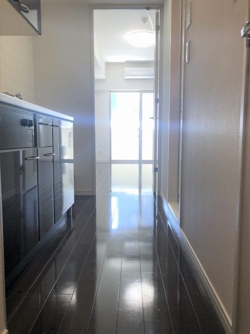 室内廊下、キッチン